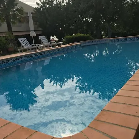 Nina And Paul's Place *